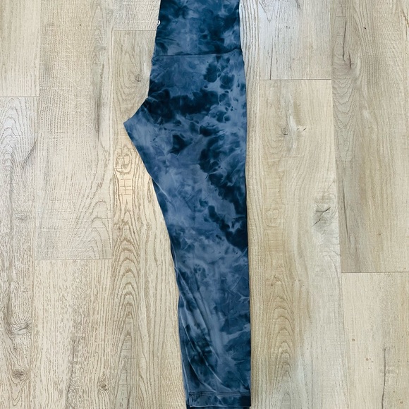 lululemon athletica Pants - Lululemon Align Black Gray Tie-Dye Leggings Size 8 23” Inseam
